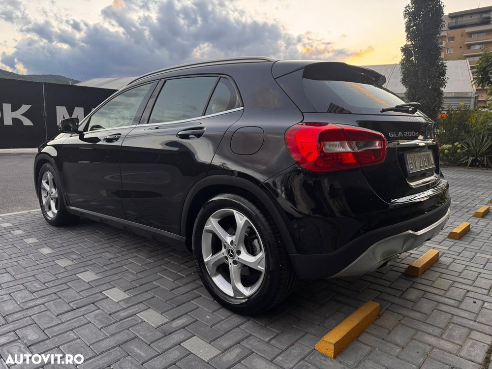 Mercedes-Benz GLA 200 d 4MATIC Aut. - 6