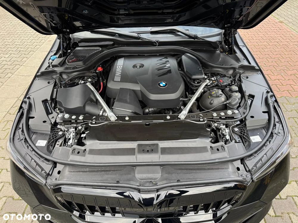 BMW Seria 5 520i Touring - 16