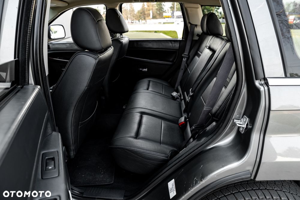 Jeep Grand Cherokee - 20