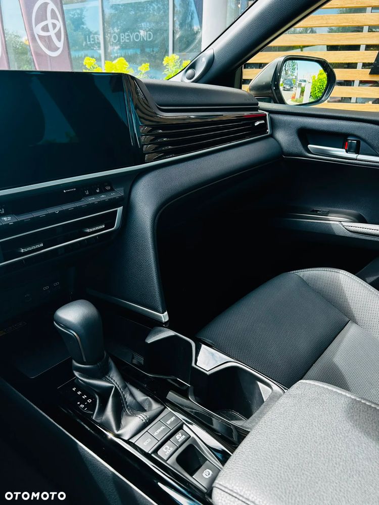 Toyota Camry 2.5 Hybrid Executive CVT - 19