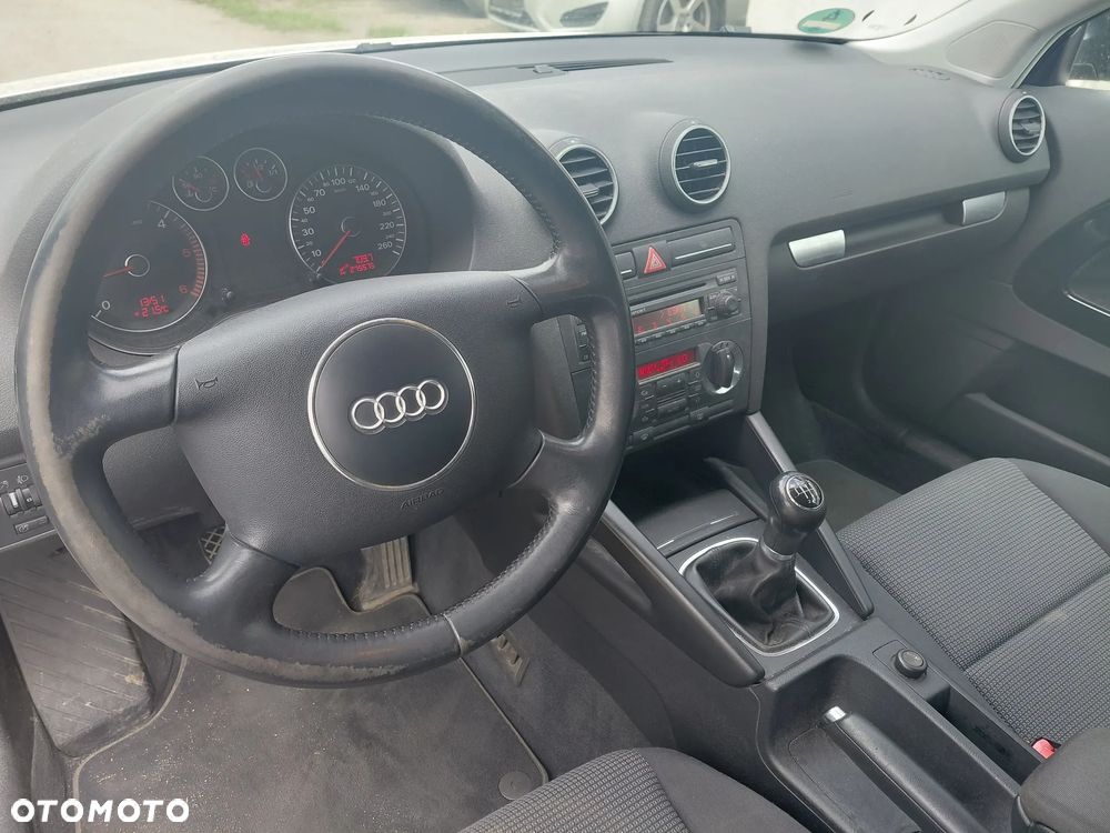 Audi A3 3-drzwiowe 2.0 TDI DPF Ambiente - 13