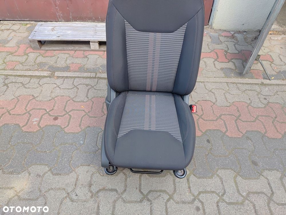 FORD KA PLUS FOTEL PRAWY PASAŻERA GRZANY 17- - 2