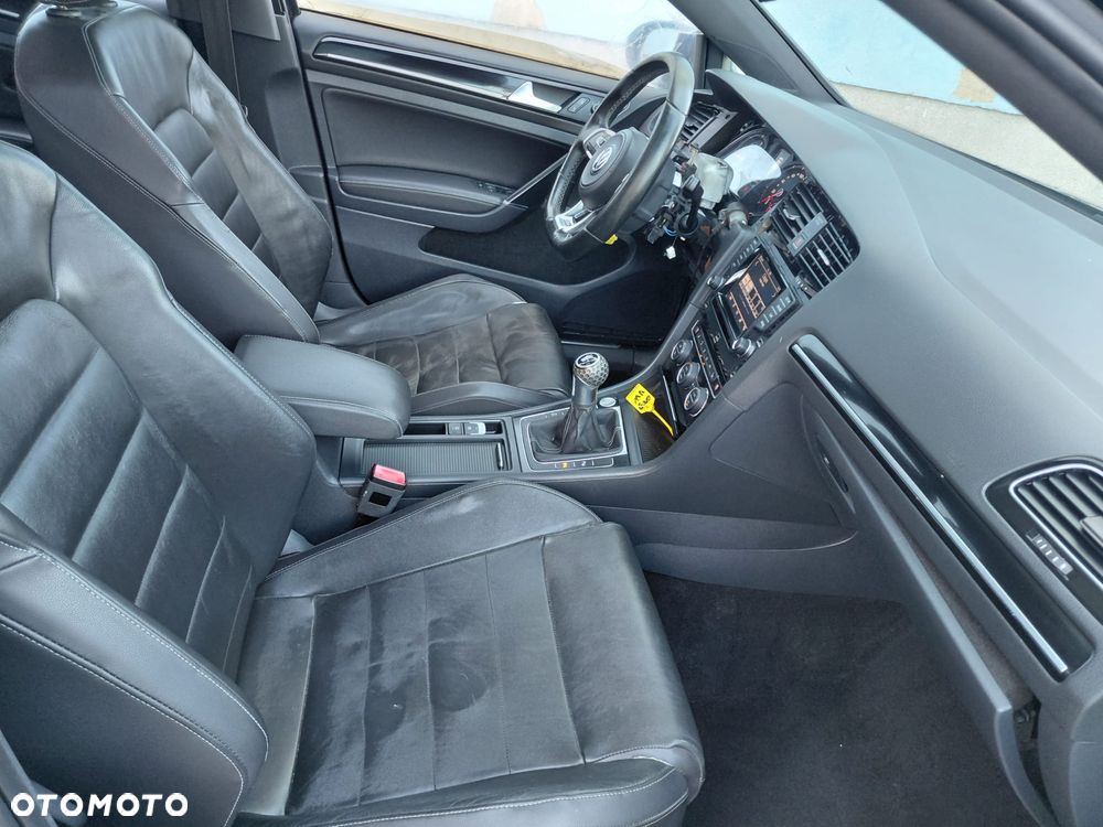 Volkswagen Golf - 18