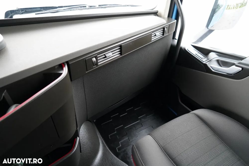 Volvo FH 460 / CORTINA - 7,3 M / SOLO / CLIMATIZARE DE STAȚIONARE / I-SHIFT / PODEA REZISTENTĂ (HEAVY-DUTY) / - 32
