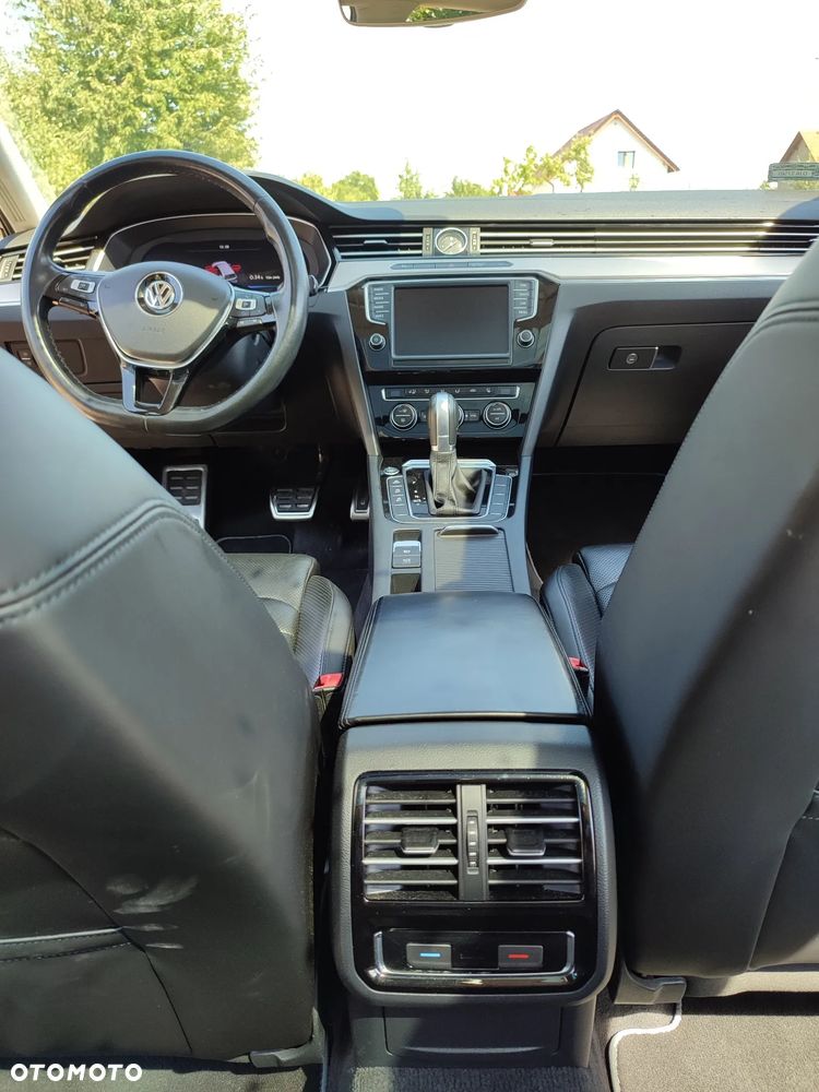 Volkswagen Passat - 14