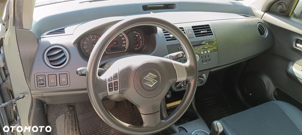 Suzuki Swift - 10