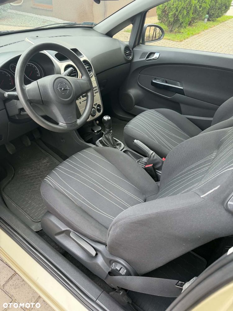 Opel Corsa 1.2 16V Cosmo - 9