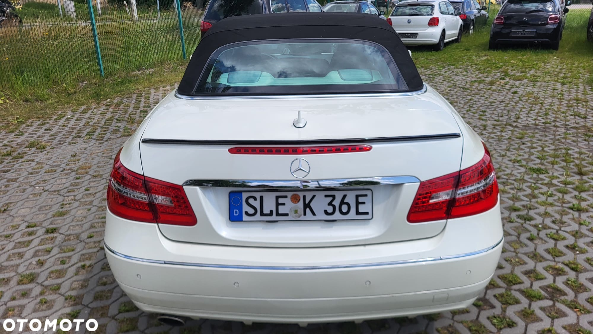 Mercedes-Benz Klasa E 250 CGI Cabrio BlueEFFICIENCY Automatik Avantgarde - 18