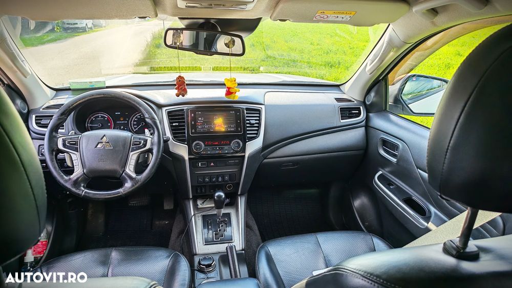 Mitsubishi L200 Double Cab 2.2 DI-D A/T Intense - 9