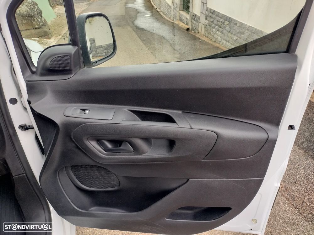 Toyota Proace City 1.5 D - 11