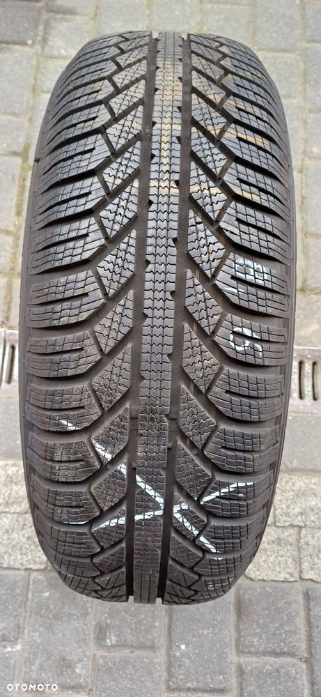 SEMPERIT 215/65R16 98H , pojedyńcza opona zimowa. - 2