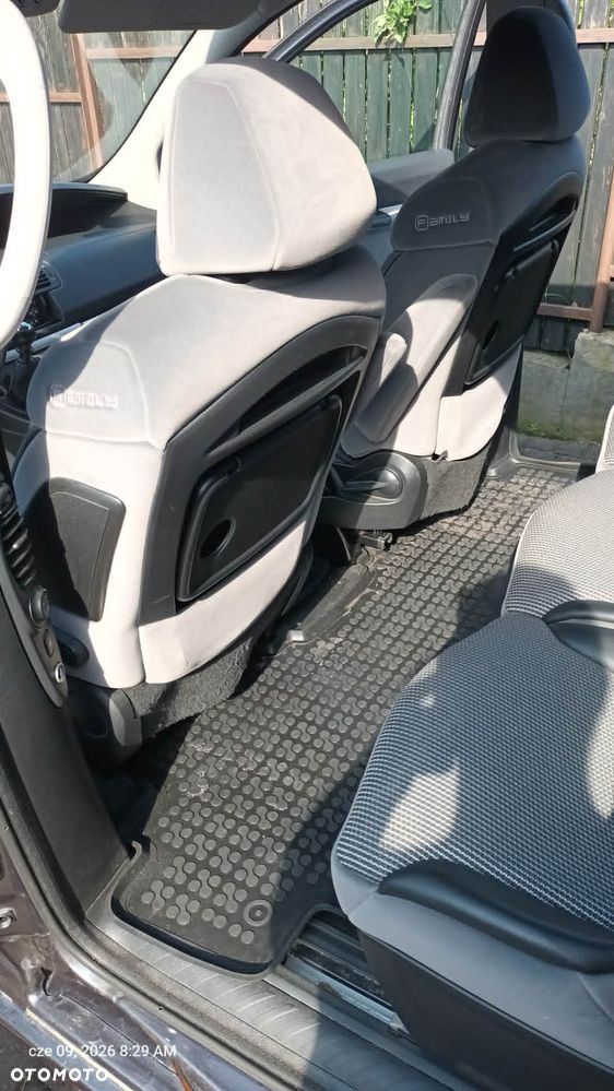 Peugeot 807 - 13