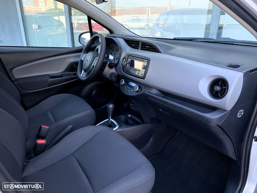 Toyota Yaris 1.5 HSD Active - 11