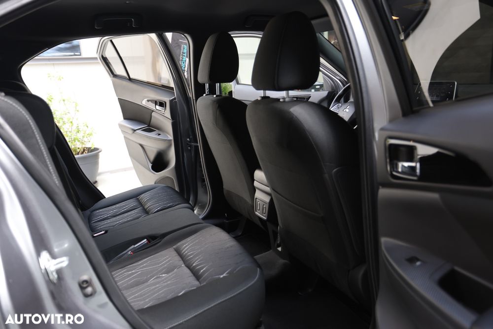 Mitsubishi Eclipse-Cross 1.5-litre 16-valve DOHC MIVEC Instyle Aut. - 17