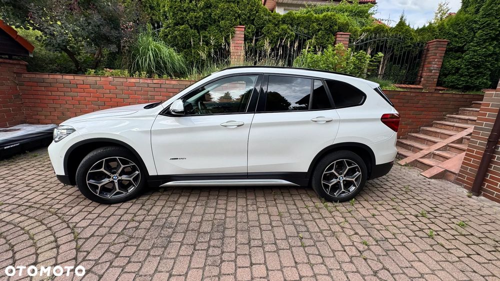 BMW X1 xDrive20i xLine - 17