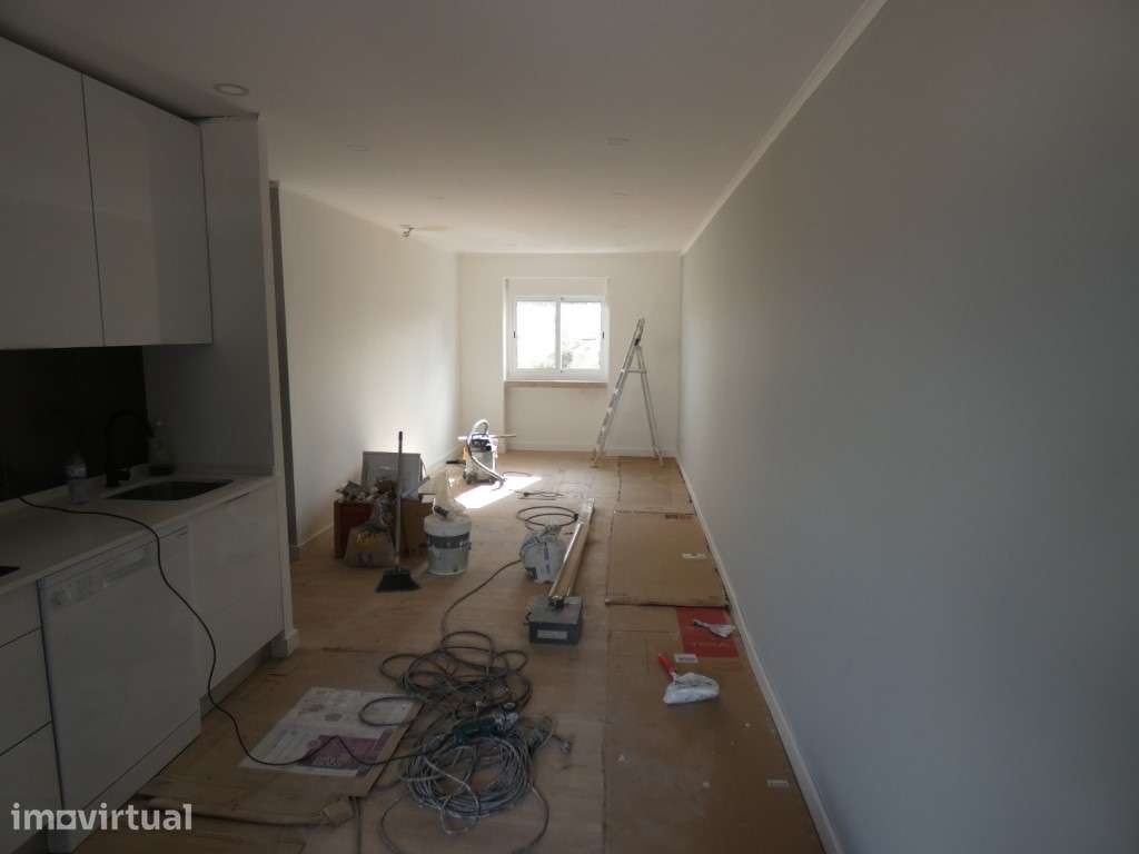 Apartamento T3, totalmente renovado, Águas Livres, Amadora - Grande imagem: 2/14