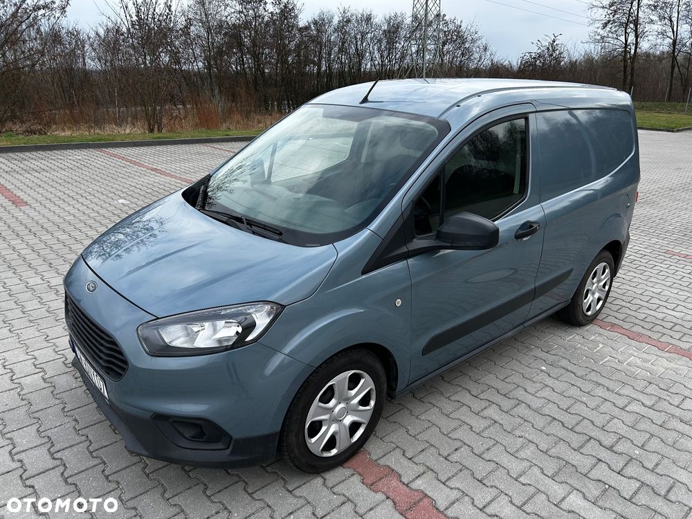 Ford Transit Courier - 12