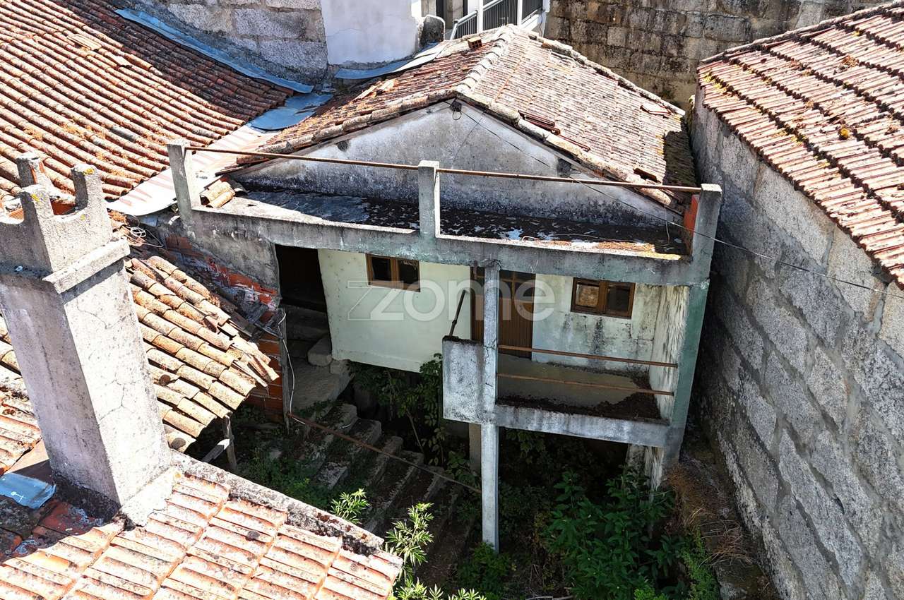 Moradia T4 para Recuperar em Chaves - Grande imagem: 3/15