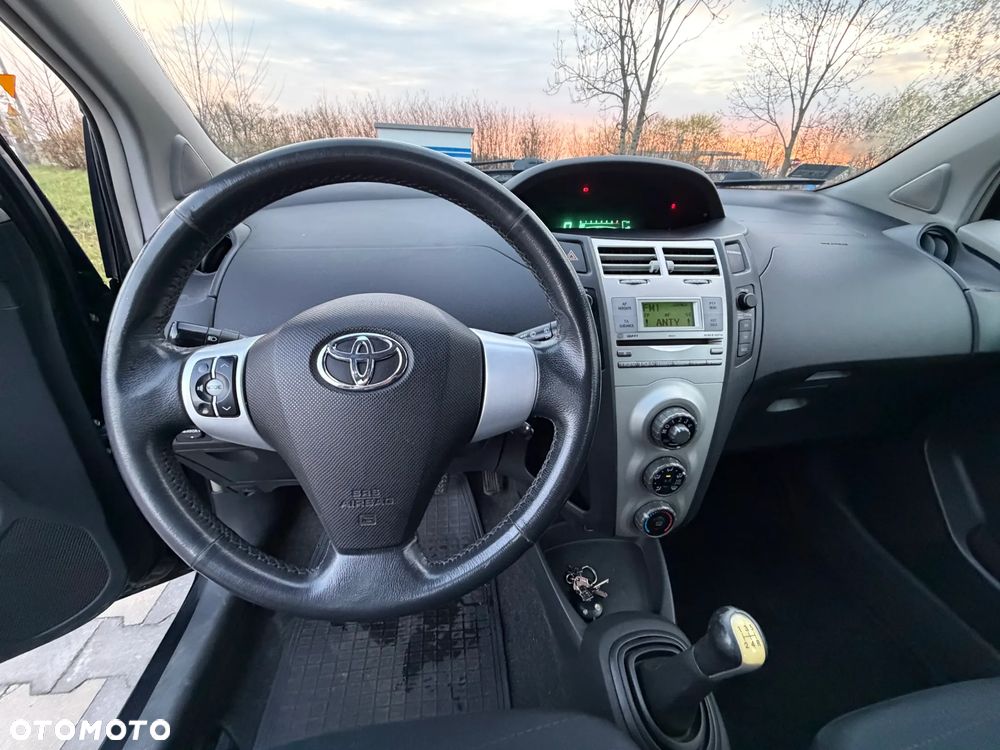 Toyota Yaris 1.0 VVT-i Luna - 14