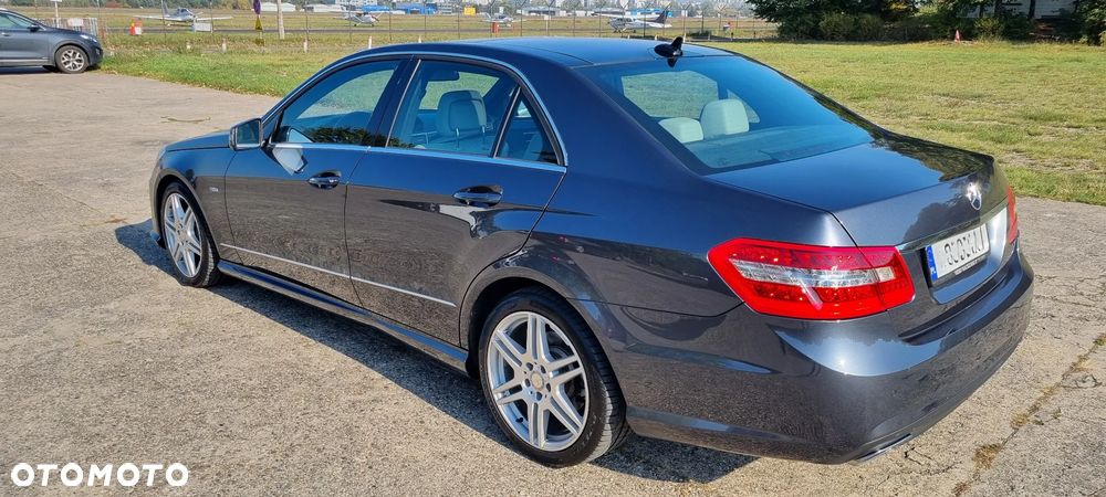 Mercedes-Benz E-Class 2011 photo 3