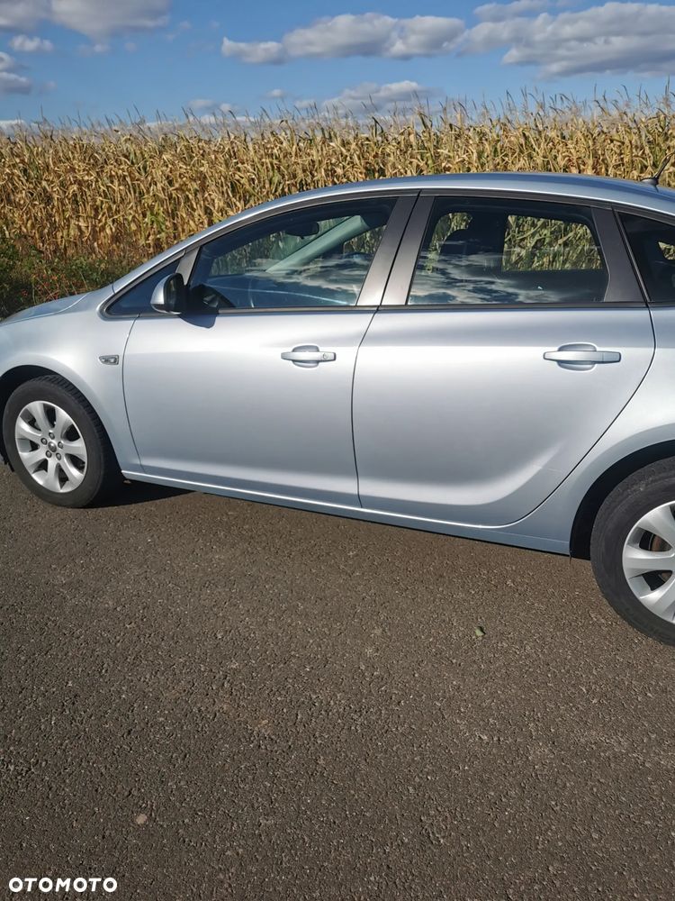 Opel Astra 1.6 Business EU6 - 16