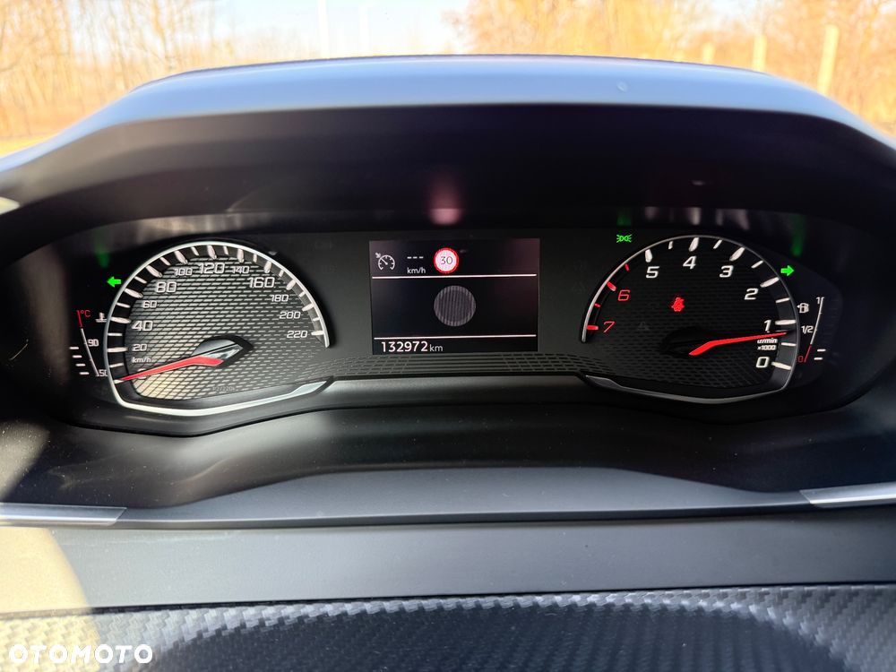 Peugeot 208 - 30