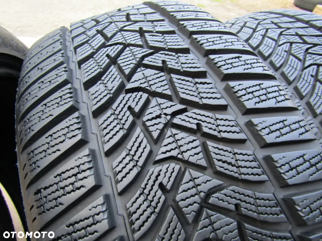 4x Opony 235/45 18 97V XL Dunlop Winter Sport 5 / Zimowe 7,5 mm - 8