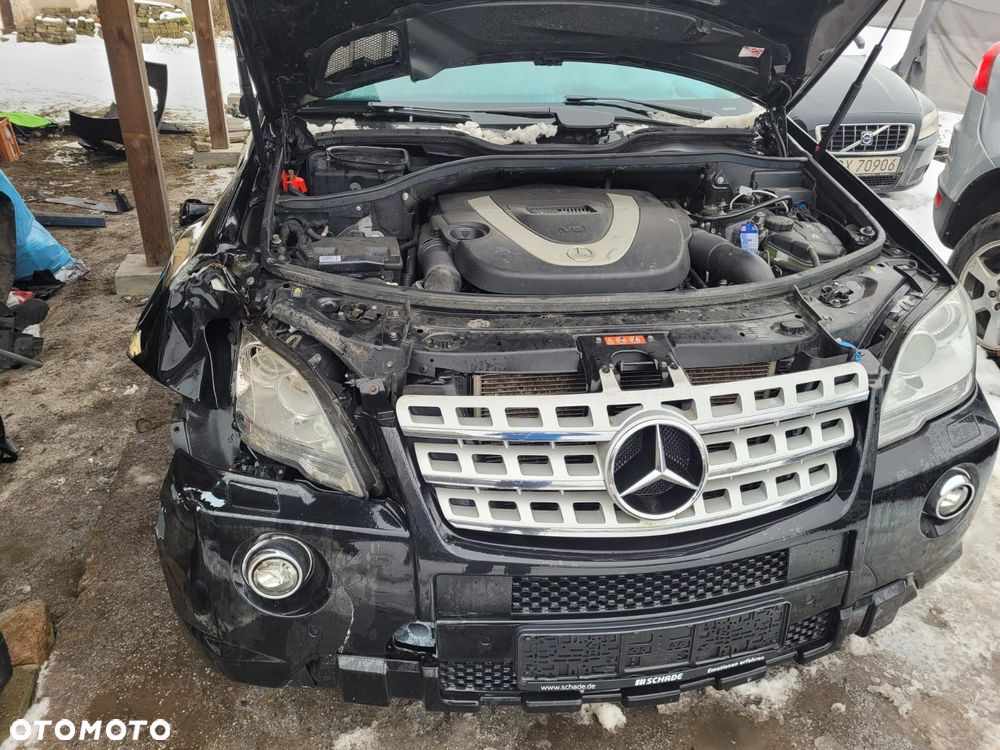 Mercedes-Benz ML - 23