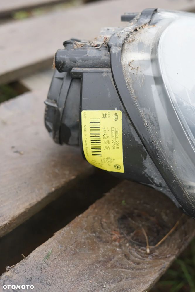 Lampa przód przednia prawa VW Golf V Anglik - 3
