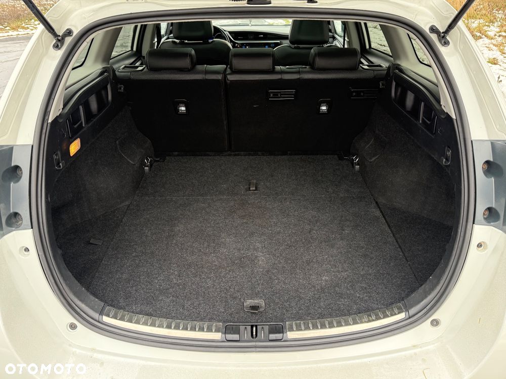 Toyota Auris Hybrid 135 Prestige - 11