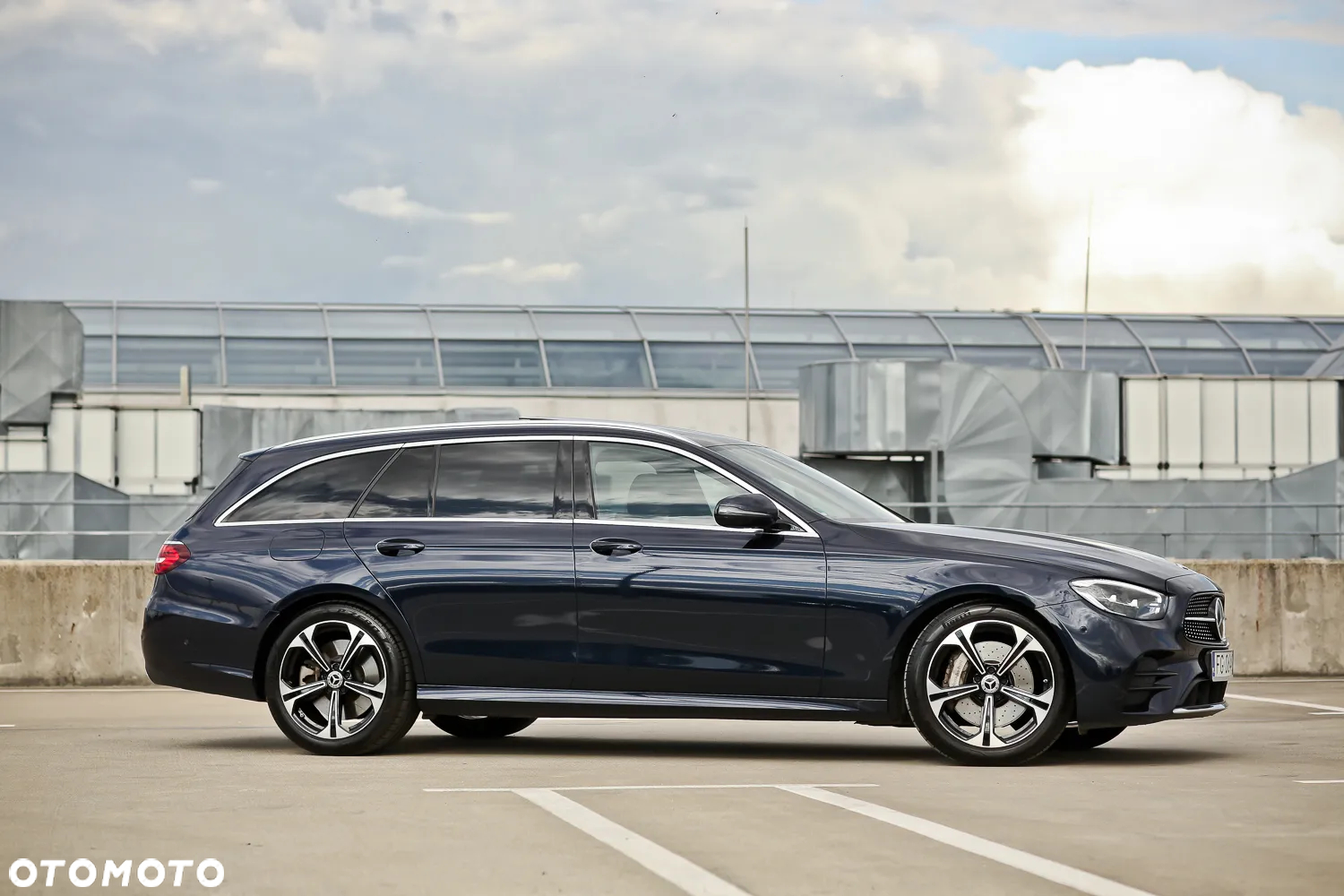 Mercedes-Benz Klasa E 300 de T 9G-TRONIC AMG Line - 4
