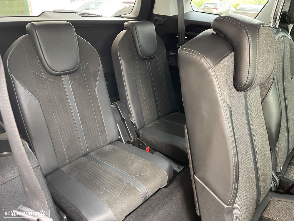 Peugeot 5008 - 16
