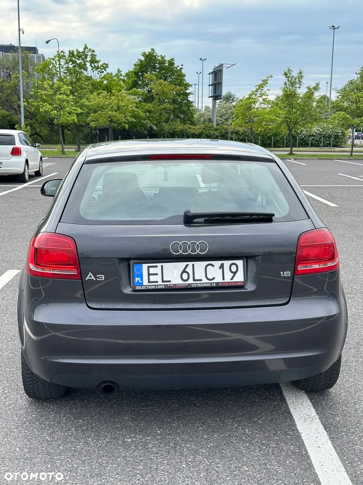 Audi A3 3-drzwiowe 1.6 S tronic Attraction - 2