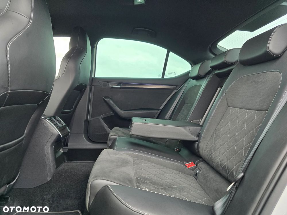 Skoda Superb 2.0 TDI SCR Sportline DSG - 34