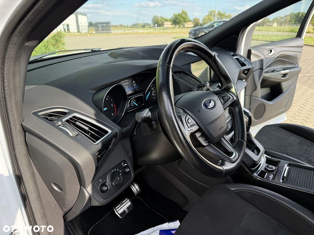 Ford Kuga 2.0 TDCi 4x4 ST-Line - 29