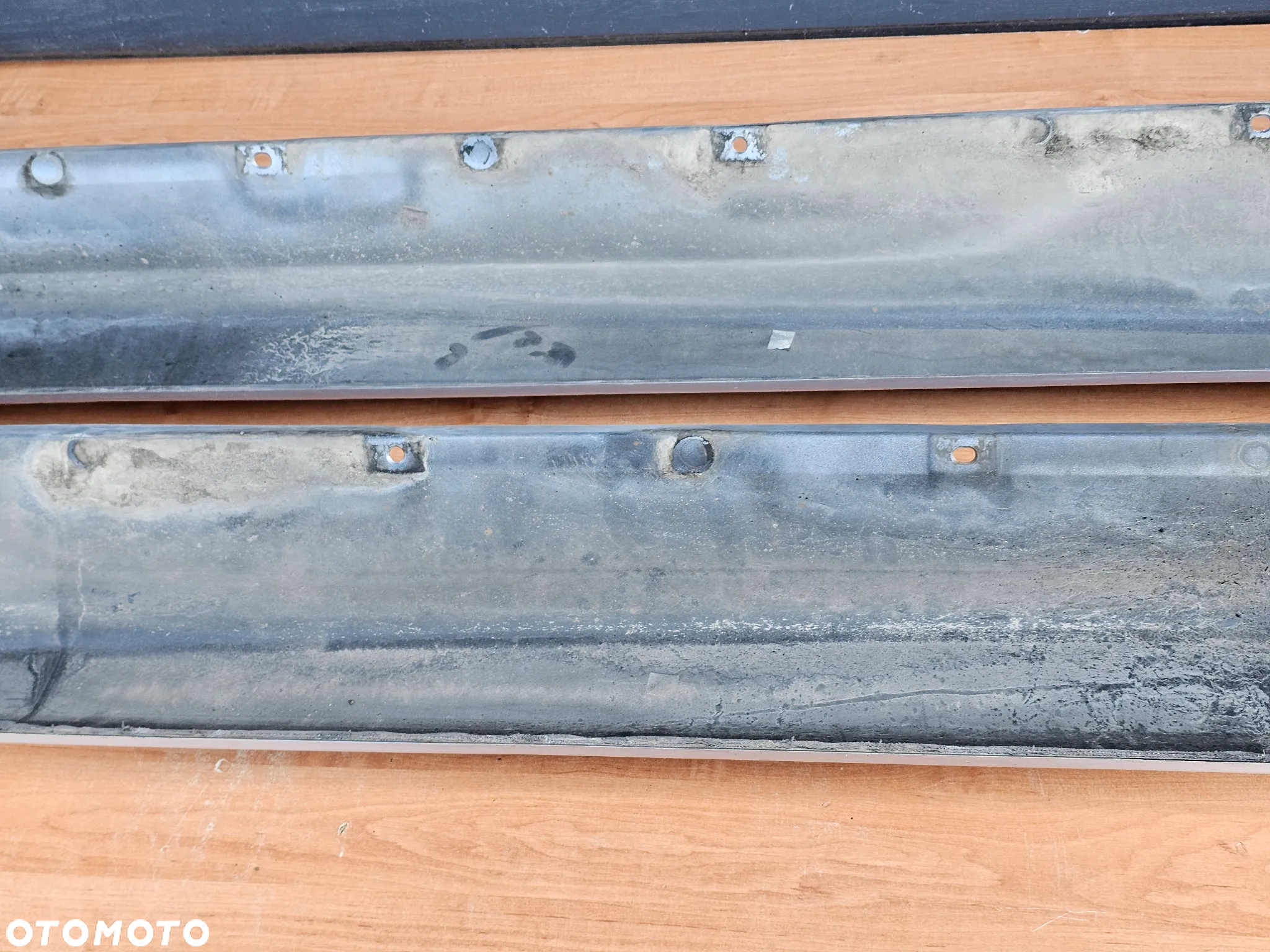 LISTWY NAKŁADKI PROGOWE LISTWA NAKŁADKA PROGOWA PROGU LEWA PRAWA OPEL MERIVA A OPC Z157 13229137 13229136 - 10