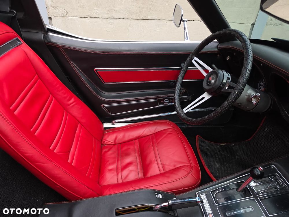 Chevrolet Corvette - 11