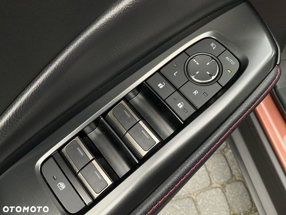 Lexus LBX 1.5 Hybrid Emotion - 17