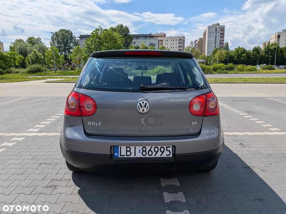 Volkswagen Golf 1.6 Trendline - 6
