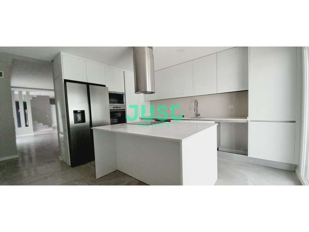 Moradia T3+1 em Fernão Ferro - Grande imagem: 3/13