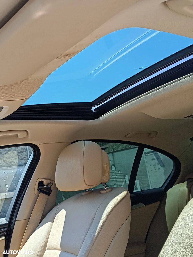 BMW Seria 5 525d xDrive - 18