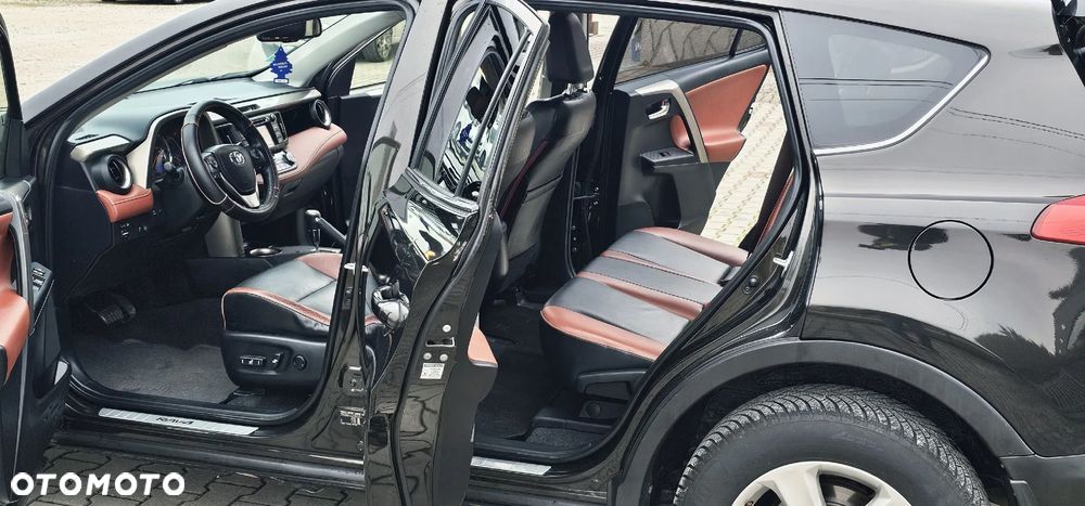 Toyota RAV4 2.2 D-CAT Premium - 24