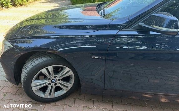 BMW Seria 3 318d Sport Line - 12
