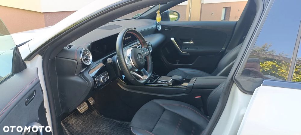 Mercedes-Benz CLA 250 e 8G-DCT AMG Line - 18