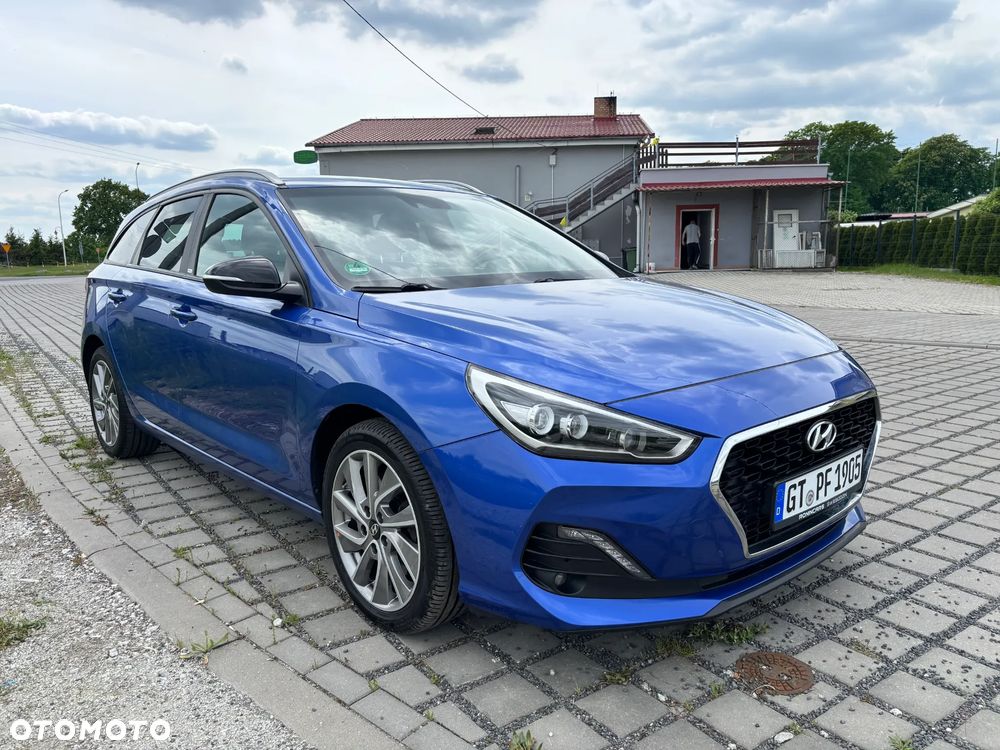 Hyundai i30 blue Kombi 1.6 CRDi Passion - 2