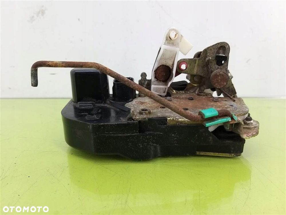 Zamek drzwi tył prawy Dodge Magnum 2004-2008 CHRYSLER 300C KOMBI - 4