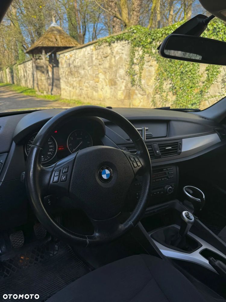 BMW X1 sDrive18i - 18