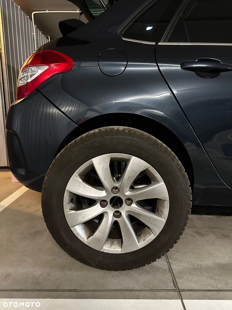 Citroën C4 e-HDi 115 Selection - 11