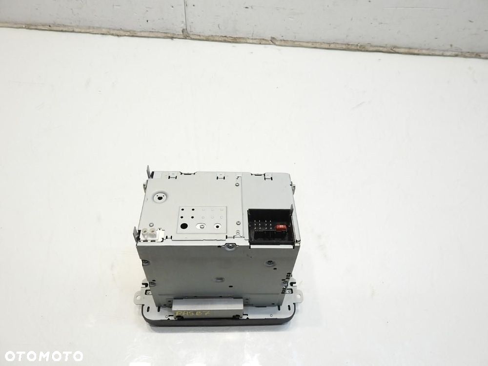 RADIO CD VW PASSAT B7 3C8035195F 7640206360 - 3
