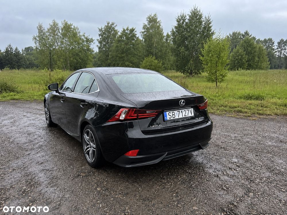 Lexus IS 300h Elegance - 12